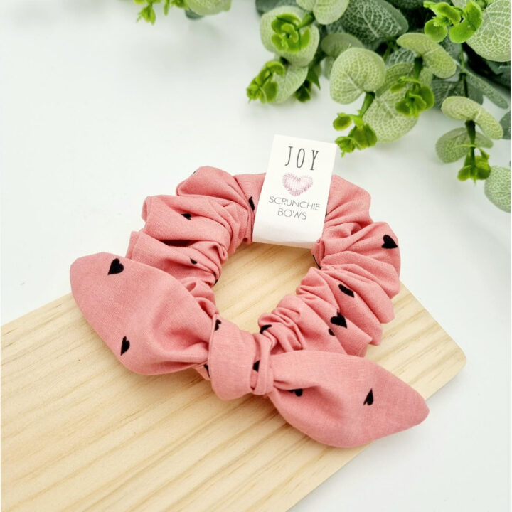 Scrunchie Bow Μαύρες Καρδούλες